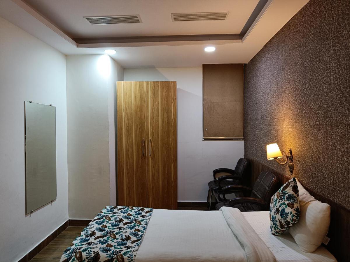 The Dwelling Paradise Hotel Greater Noida Exterior photo