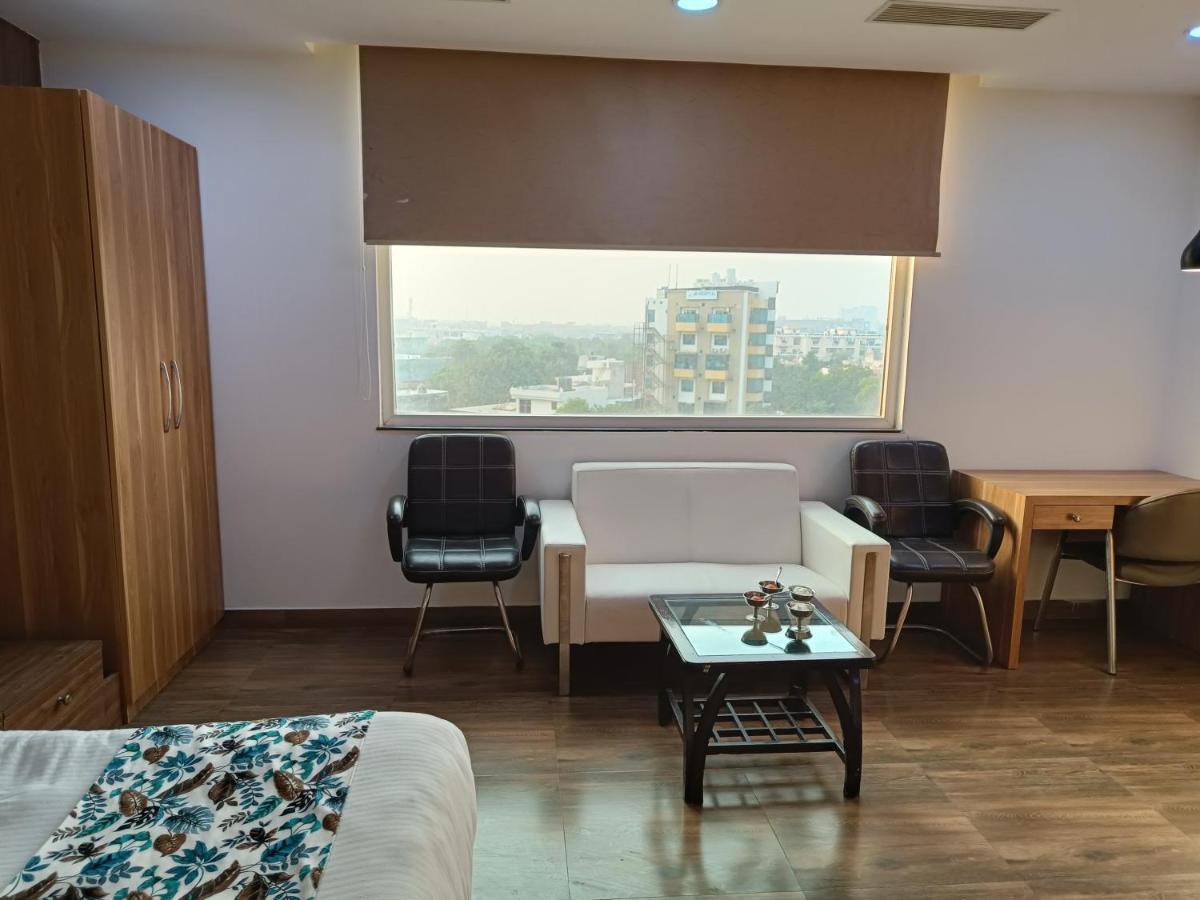 The Dwelling Paradise Hotel Greater Noida Exterior photo